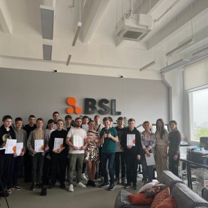 Наши резиденты проходят стажировку в IT-компании BSL - КИБЕРшкола программирования для детей, компьютерные курсы для школьников, начинающих и подростков - KIBERone г. Минино